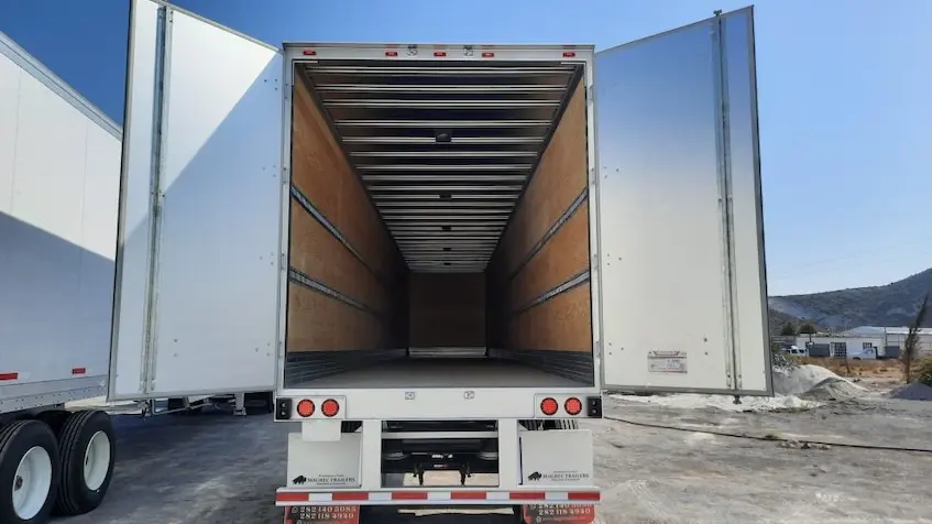 Trailer de una Caja Seca Fletes Xalapa Ver y Mudanzas